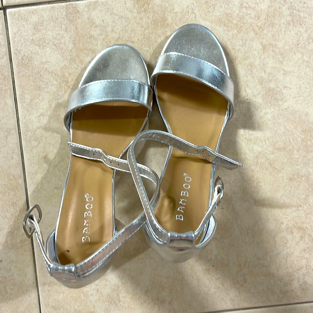Bamboo shoes